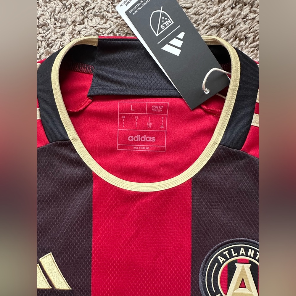 Atlanta United FC MLS Soccer Jersey Adidas Men's Large Red Black Slim Fit NEW - Picture 6 of 13
